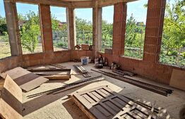 Casa la rosu, 1007 mp teren, 180 mp construiti,  zona Ghiroda