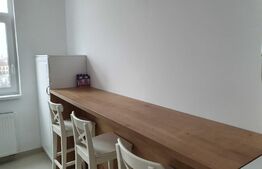 Apartament de 2 camere, decomadnat, zona Semicentrala