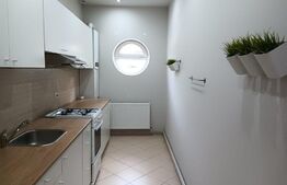 Apartament de 3 camere, 2 locuri de parcare, terasa, zona Centrala
