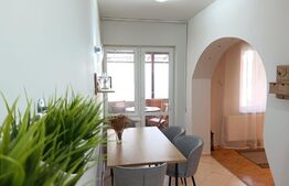 Apartament de 3 camere, 2 locuri de parcare, terasa, zona Centrala