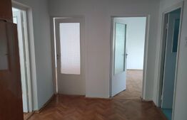 Apartament de 3 camere, zona Bălcescu, nemobilat, 67 mp.