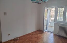 Apartament de 3 camere, zona Bălcescu, nemobilat, 67 mp.