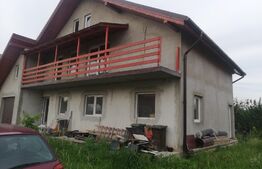 Casa individuala, 4 camere, 400mp teren in Remetea Mare