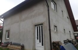 Casa individuala, 4 camere, 400mp teren in Remetea Mare