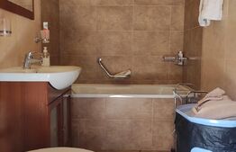 Casa 3 camere, 105 mp, 200 mp teren, ideal firme, zona Lipovei