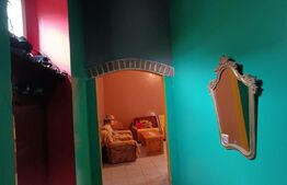 Casa 3 camere, 57 mp, la curte comuna, zona Semicentrala