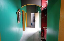 Casa 3 camere, 57 mp, la curte comuna, zona Semicentrala