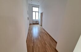 Apartament circular cu 5 camere, etaj intermediar, Ultracentral