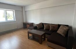 Apartament cu 3 camere, 80 mp, zona Piata 700