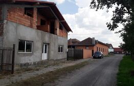 Casa 4 camere, 560 mp, Vinga