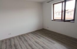 Casa cuplata, 152 mp utili, 358 mp teren, intrare Sacalaz