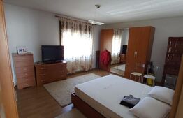 Casa 4 camere, 380 mp, zona Ronat 