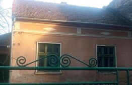 Casa 2 camere, 594 mp, zona Calea Sagului