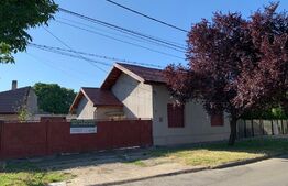 Casa de 4 camere, 140 mp  pe strada Izlaz 