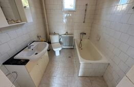 Apartament la vila, 4 camere, 2 bai, curte comuna, zona Olimpia Stadion