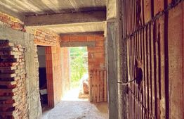 Casa 7 camere, 265 mp, teren, 344 mp, zona Lipovei