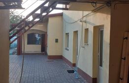 Clădire comercială, 460 mp, în zona Lipovei