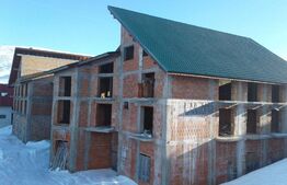 Pensiune la rosu, 2500 mp utili, teren 1.000 mp, Muntele Mic!