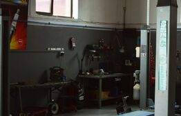 Clădire comercială sau afacere la cheie, 720 mp, teren 1400 mp în Ronaţ