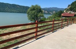 Oportunitate! Casa de vacanta, 5 camere, 160mp, la malul Dunarii