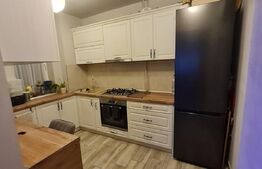 Apartament cu 3 camere, 51mp, etaj intermediar, lift, zona Sagului
