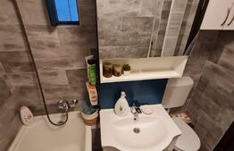 Apartament cu 3 camere, 51mp, etaj intermediar, lift, zona Sagului