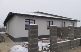 Doua unitati locative, Duplex pe parter, 198mp utili, 640mp teren in Sag