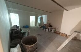 Spatiu comercial, 157mp, cochet, la demisol inalt, cladire istorica, renovat, zona Centrala