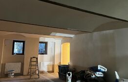 Spatiu comercial, 157mp, cochet, la demisol inalt, cladire istorica, renovat, zona Centrala