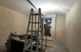 Spatiu comercial, 157mp, cochet, la demisol inalt, cladire istorica, renovat, zona Centrala