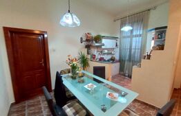 Apartament de 3 camere, decomandat, 84 mp, zona Centrala