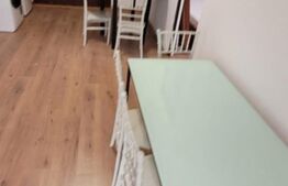 Vila 12 dormitoare, 33-35 persoane, 450mp, Lipovei