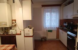 Apartament 3 camere, 70 mp utili, etaj intermediar, zona Sagului