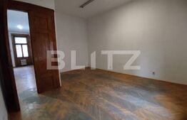 Apartament 4 camere, decomandat, 180 mp+balcon, in Centru!