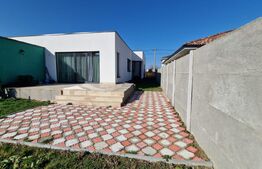 Duplex pe parter cu 3 camere, 90 mp utili, teren 300 mp, Dumbravita