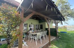 De vânzare casa, 8 camere, 300 mp, teren 1940 mp Sacalaz