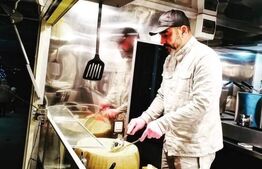 Afacere la cheie, Food-Truck cu paste in roata de parmezan