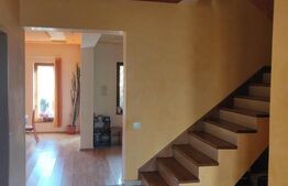 Casă individuală suprafață  de 293 mp și teren de 466 mp în Bucovina