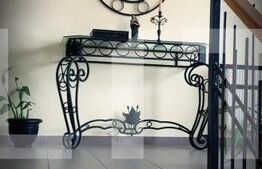 Vilă deosebită cu piscină şi grădină superbă, suprafaţă utilă 210 mp şi teren 908 mp în Braytim