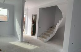 Casa tip duplex P+E pe calea Urseni