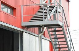 Clădire comercială suprafaţă 720 mp, teren 1400 mp,Timisoara!