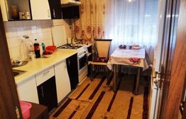 Apartament cu 3 camere, 72mp, decomandat, 2 bai, etajul 1, Calea Sagului