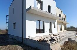 Casa tip triplex, 4 camere, 114 mp utili, Zona Plopi