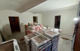 Spatiu comercial, 157mp, cochet, la demisol inalt, cladire istorica, renovat, zona Centrala