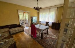 Apartament de 4 camere, decomandat, 212 mp si teren, zona Neptun