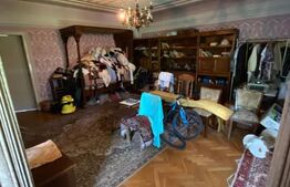 Apartament de 4 camere, decomandat, 212 mp si teren, zona Neptun