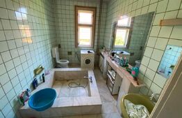 Apartament de 4 camere, decomandat, 212 mp si teren, zona Neptun