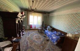 Apartament de 4 camere, decomandat, 212 mp si teren, zona Neptun