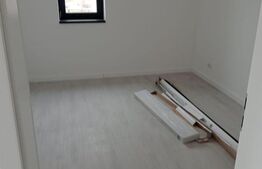 Penthouse 3 camere, decomandat, 83 mp, 251mp terase, Plopi