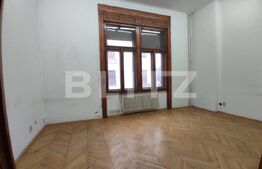 Apartament 4 camere, decomandat, 180 mp+balcon, in Centru!